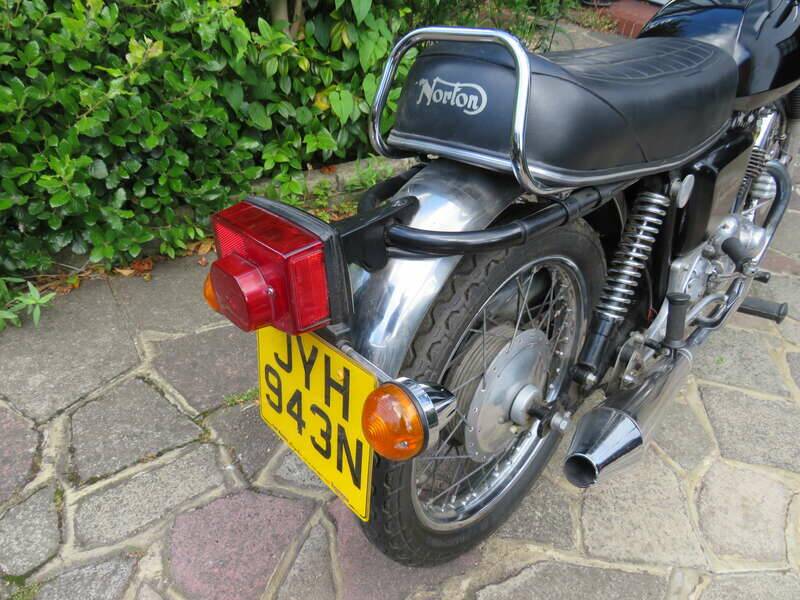Image 42/47 of Norton Commando 850 Roadster (1974)