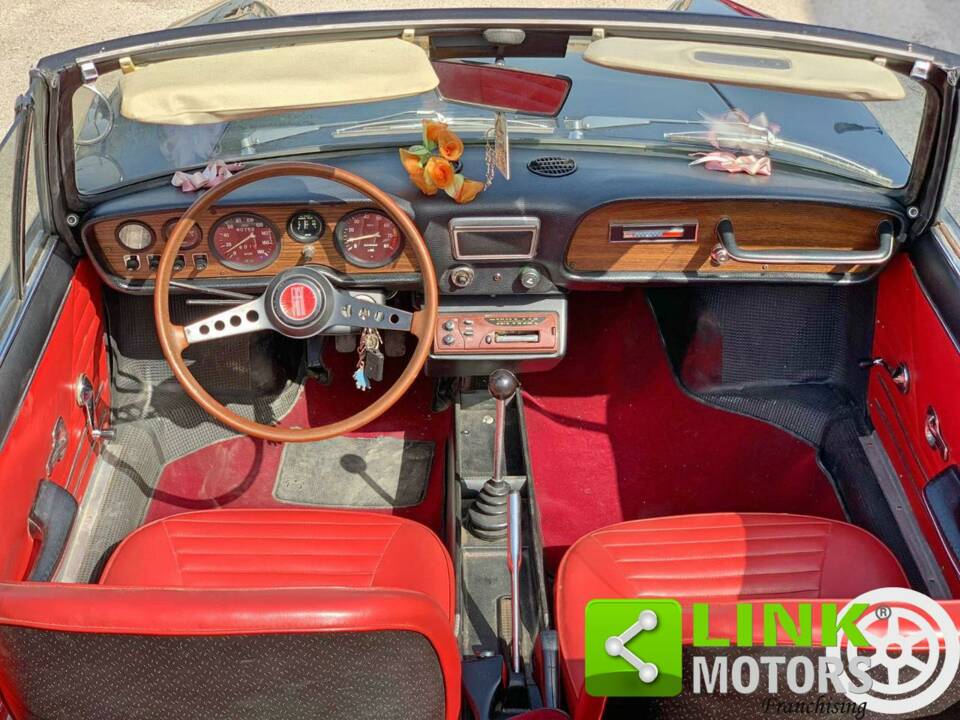 Image 2/10 of FIAT 850 Sport Spider (1971)