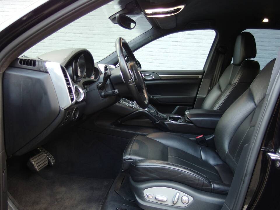 Imagen 45/97 de Porsche Cayenne Turbo (2011)