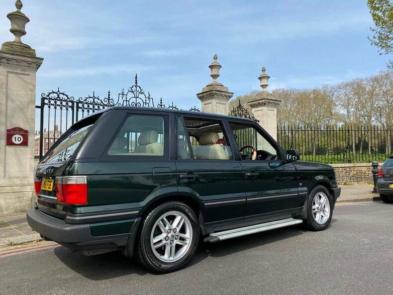 Image 7/50 de Land Rover Range Rover 4.6 Vogue (2001)