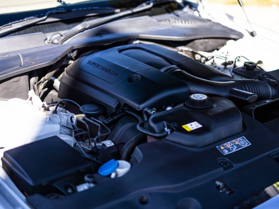 Image 5/50 of Jaguar XJ 8 4.2 (2003)