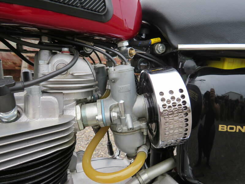 Image 26/50 de Triumph DUMMY (1970)