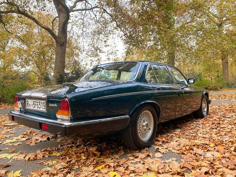 Bild 10/50 von Daimler Double Six (1992)