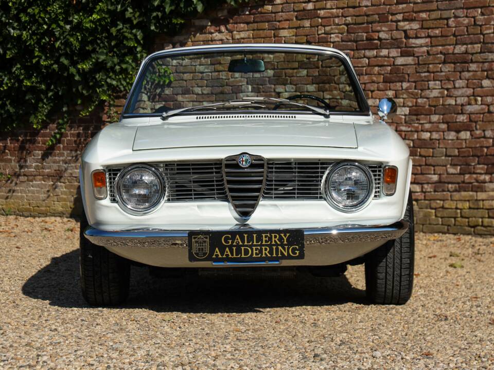 Image 9/50 of Alfa Romeo Giulia 1600 GTC (1966)