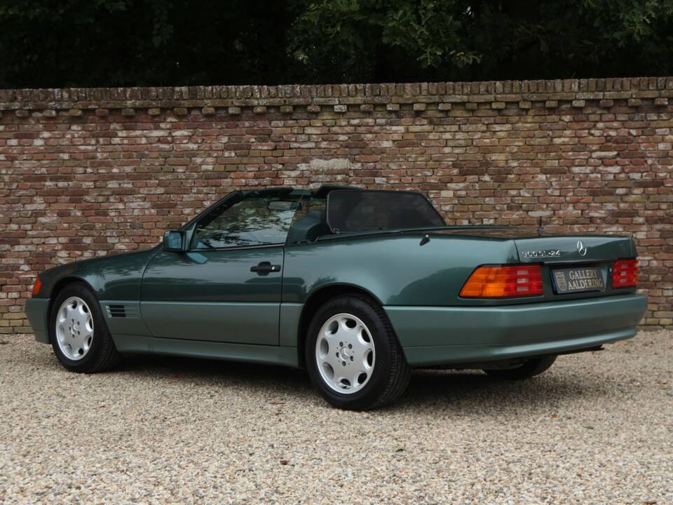 Image 17/50 of Mercedes-Benz 300 SL-24 (1992)