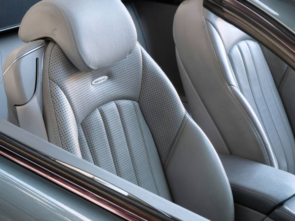 Bild 25/38 von Mercedes-Benz SL 55 AMG (2002)