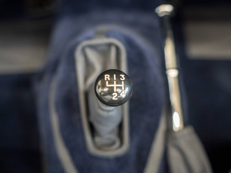 Immagine 51/62 di Jaguar XK 140 OTS (1954)