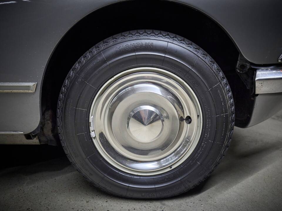 Image 41/92 of Citroën DS 23 Pallas (1975)