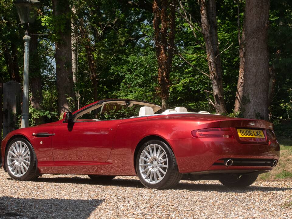 Image 19/50 of Aston Martin DB 9 Volante (2006)
