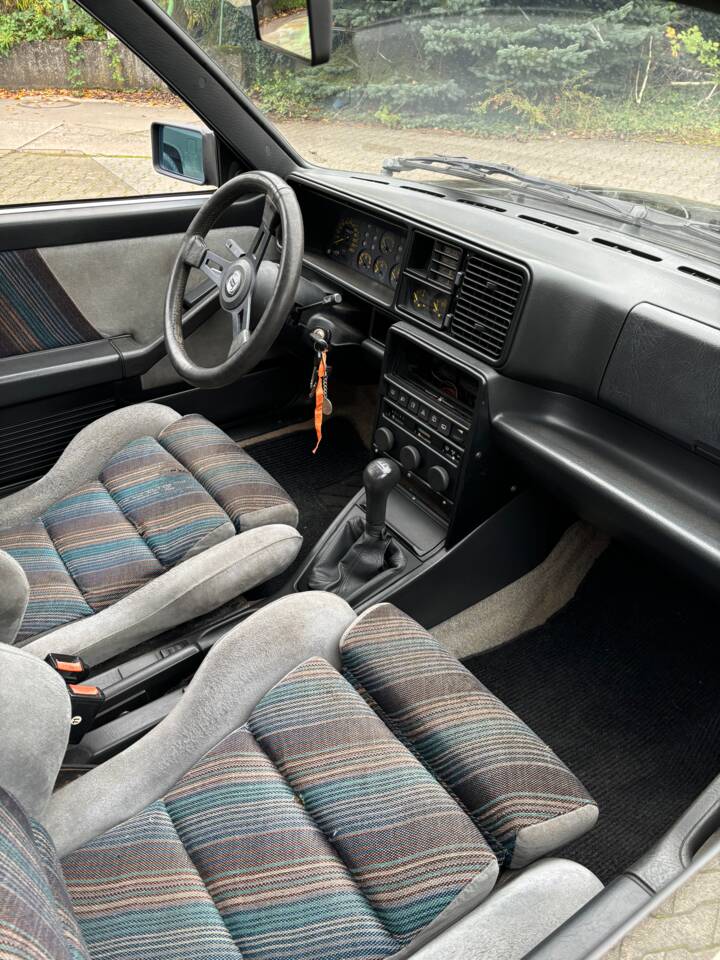 Image 7/8 of Lancia Delta 1.6 HF (1989)