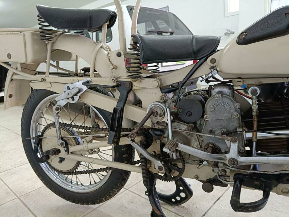 Image 26/36 of Moto Guzzi DUMMY (1976)