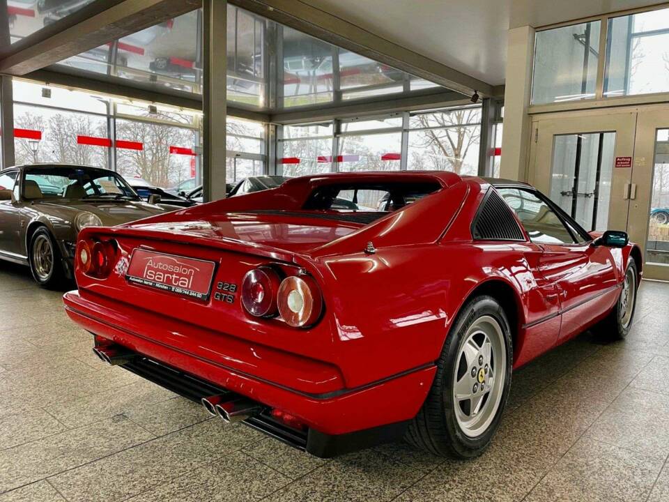 Immagine 7/20 di Ferrari 328 GTS (1989)