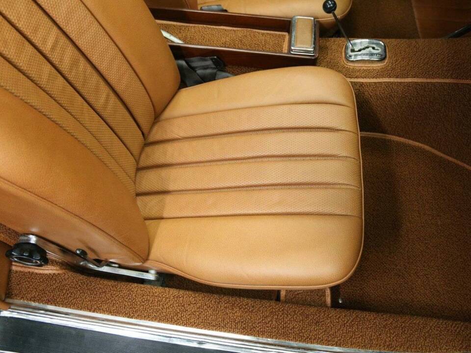 Bild 22/50 von Mercedes-Benz 280 SL (1971)