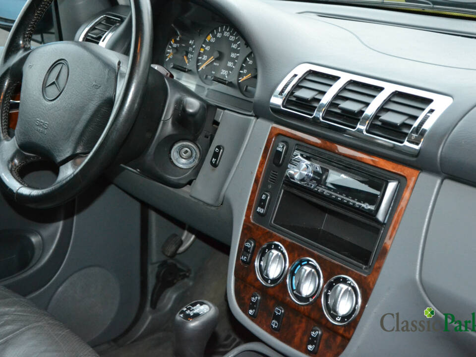 Imagen 36/50 de Mercedes-Benz ML 230 (1998)