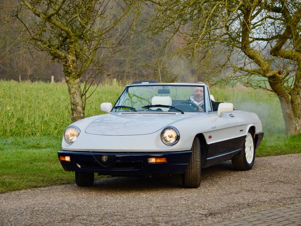 Image 13/14 of Alfa Romeo 2.0 Spider (1991)