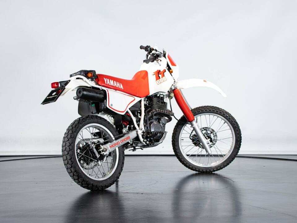 Image 4/50 de Yamaha DUMMY (1986)