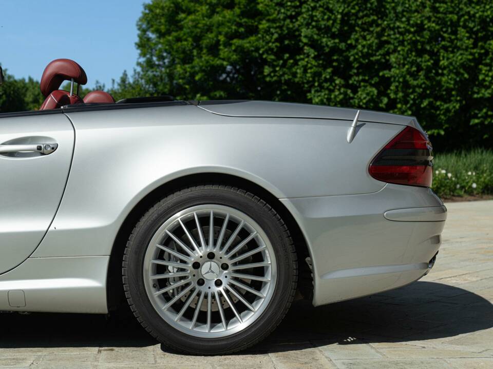 Image 40/50 of Mercedes-Benz SL 55 AMG (2002)