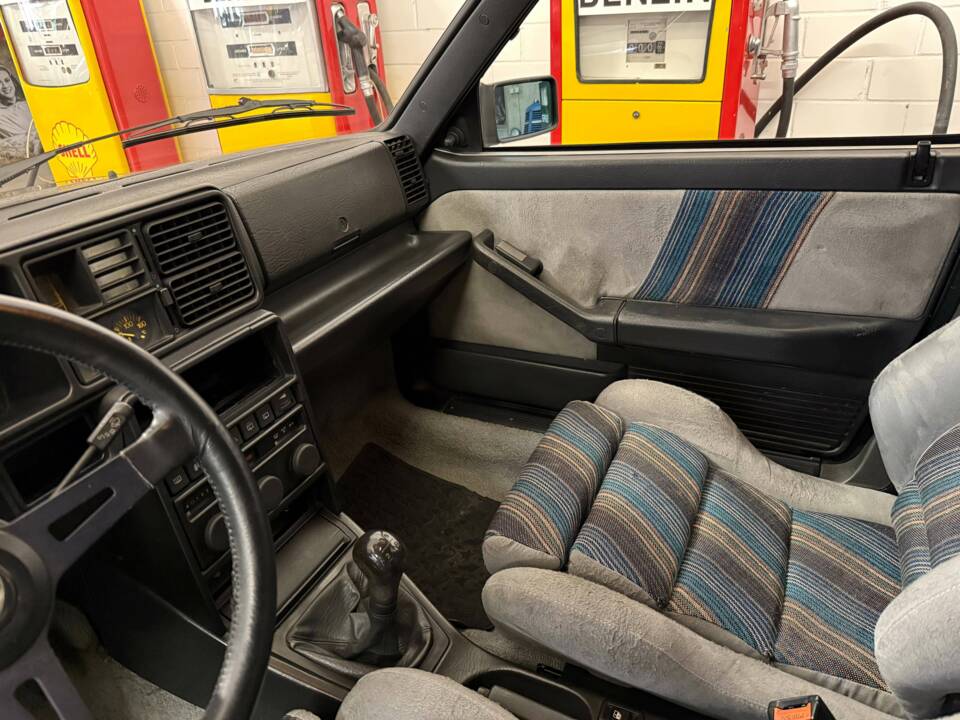 Imagen 10/20 de Lancia Delta HF Integrale (1989)
