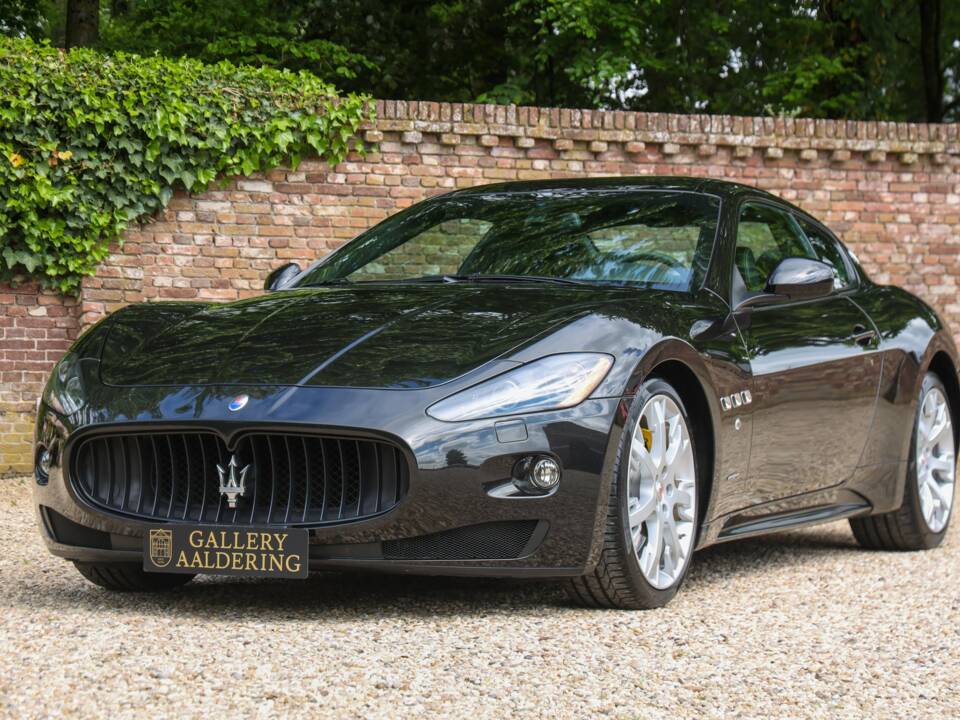 Image 24/50 of Maserati GranTurismo S (2008)
