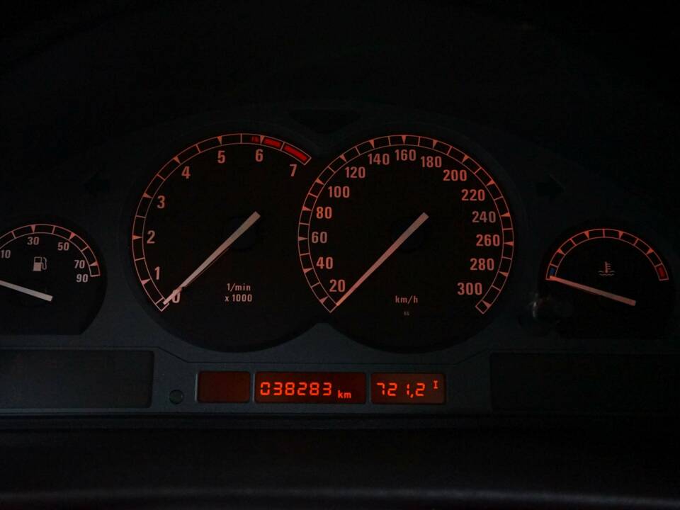 Immagine 33/50 di BMW 850i (1990)