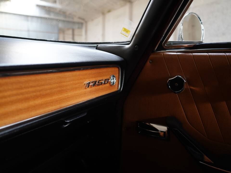 Image 43/83 of Alfa Romeo 1750 Berlina (1970)