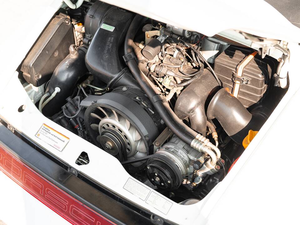 Image 43/48 of Porsche 911 Carrera 4 (1992)
