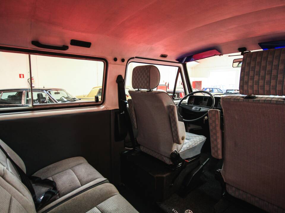 Bild 12/17 von Volkswagen T3 Kombi 1.9 (1989)