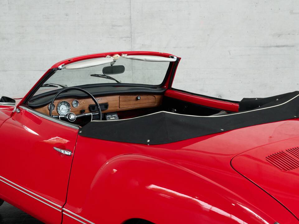 Image 12/50 of Volkswagen Karmann Ghia 1500 (1971)