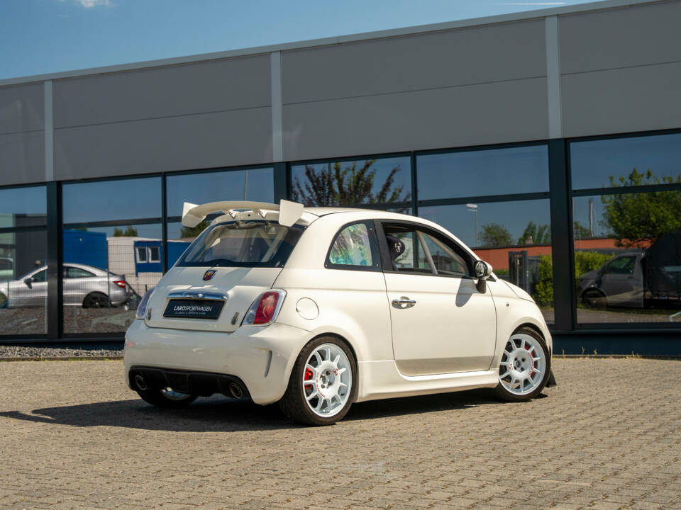Bild 1/31 von Abarth 695 Assetto Corse Evoluzione (2013)