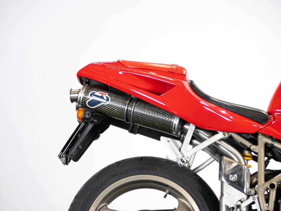 Imagen 32/50 de Ducati 748 S (1996)