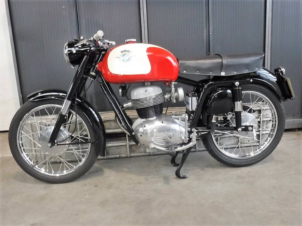 Image 7/22 of MV Agusta DUMMY (1960)