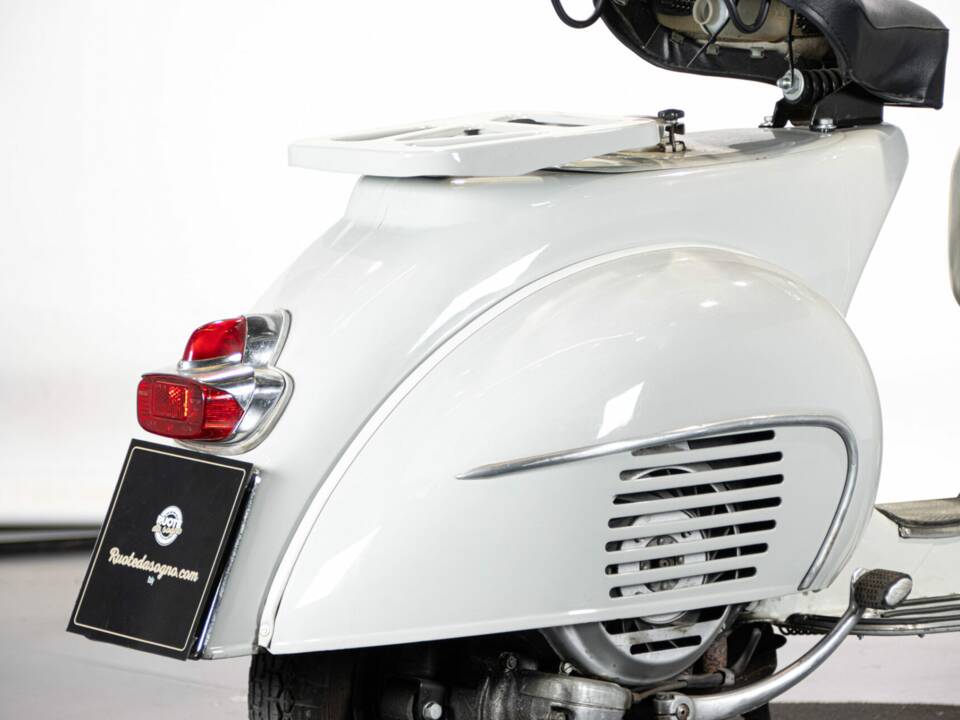 Immagine 11/50 di Piaggio Vespa 125 (1959)