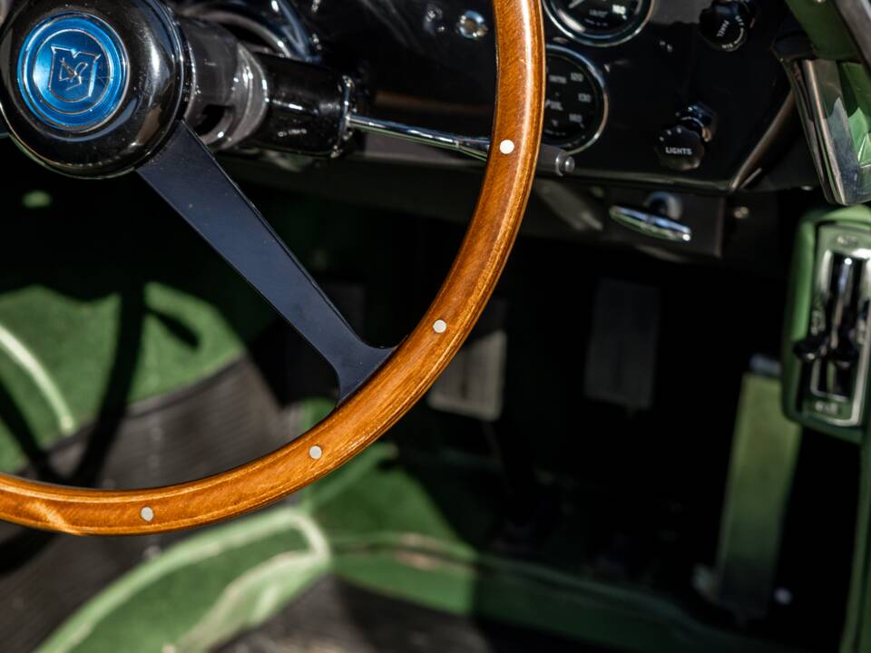 Image 24/62 of Aston Martin DB 4 GT (1960)