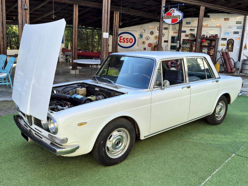 Bild 49/59 von Lancia 2000 Iniezione (1972)