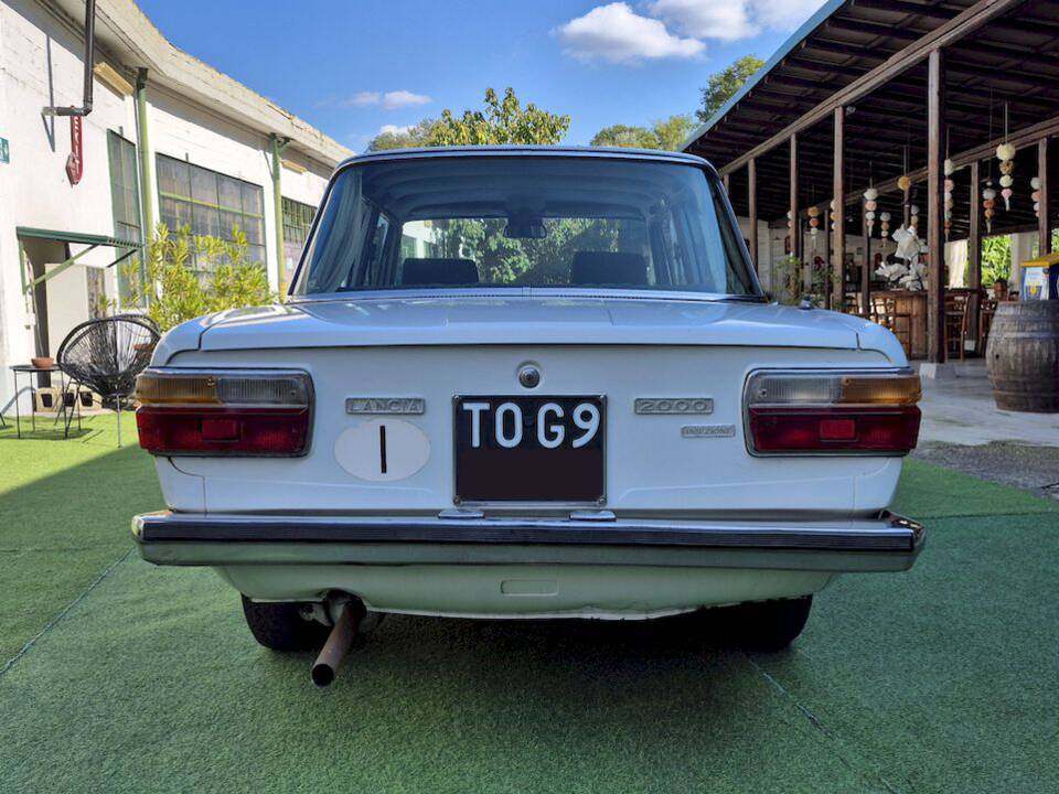 Bild 15/59 von Lancia 2000 Iniezione (1972)