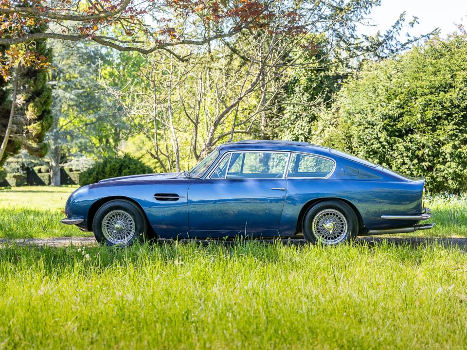 Afbeelding 32/50 van Aston Martin DB 6 (1967)