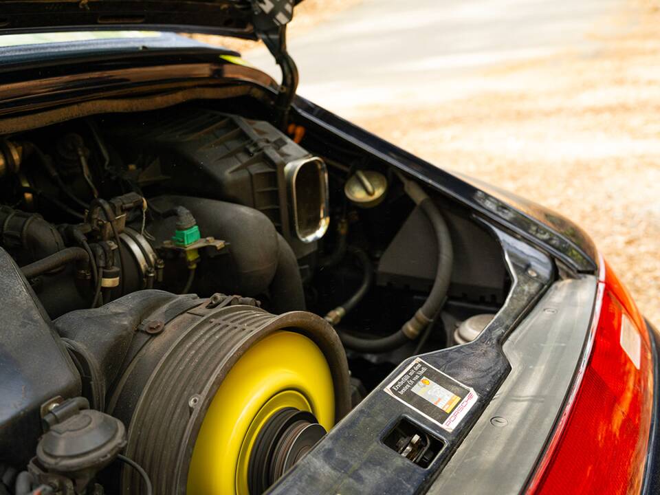 Immagine 46/47 di Porsche 911 Carrera (1994)
