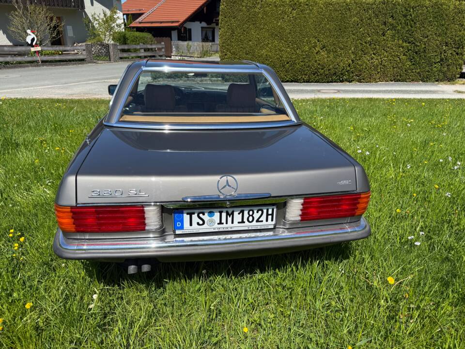 Image 4/11 de Mercedes-Benz 380 SL (1982)
