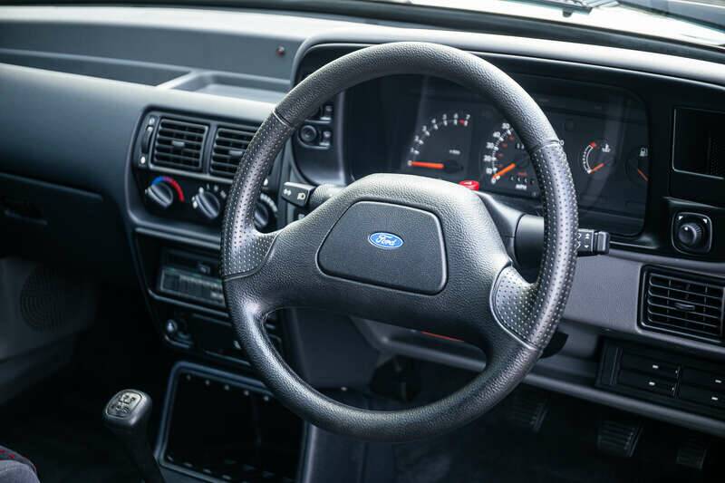 Bild 40/49 von Ford Escort turbo RS (1988)