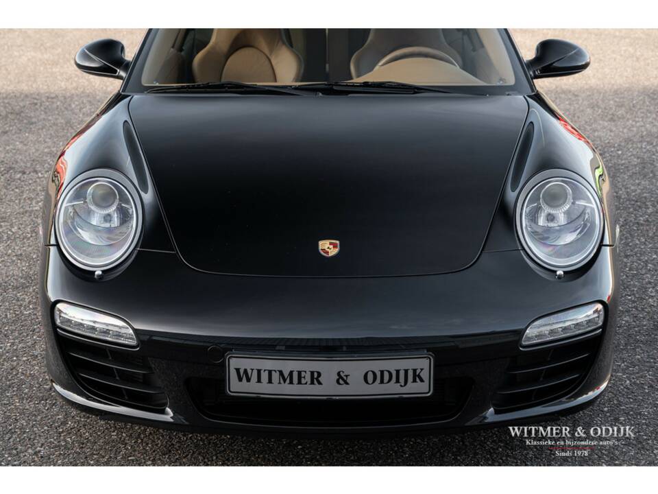 Image 19/26 of Porsche 911 Carrera (2010)