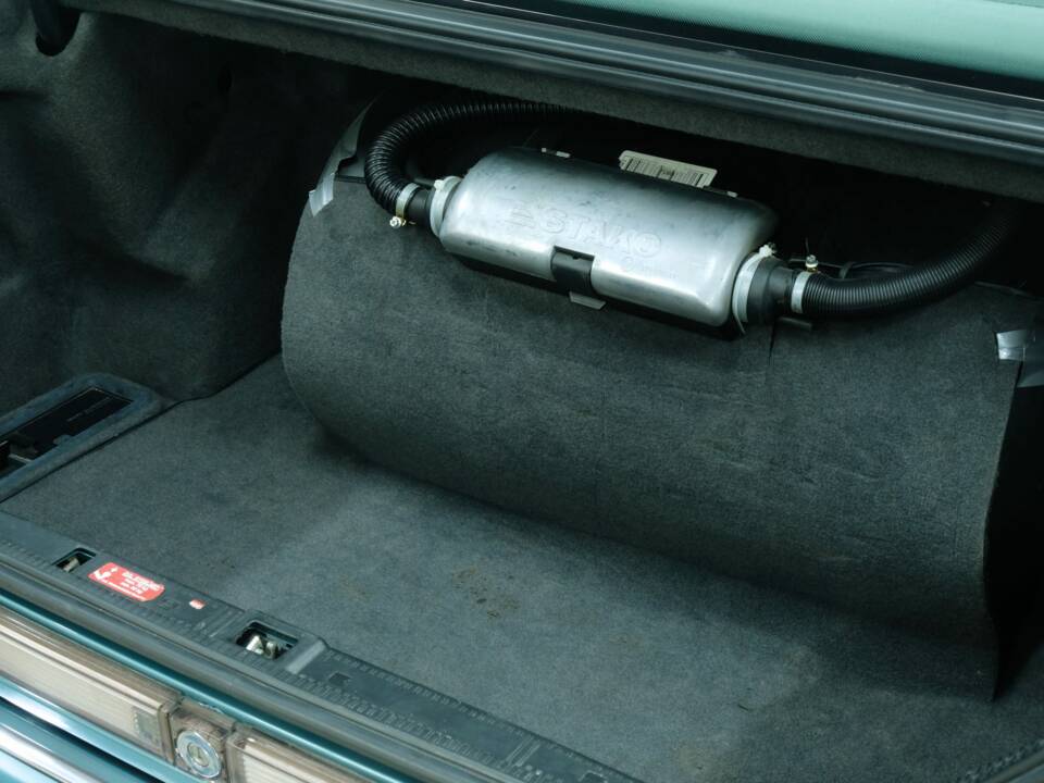 Bild 15/50 von Mercedes-Benz 300 SE (1991)