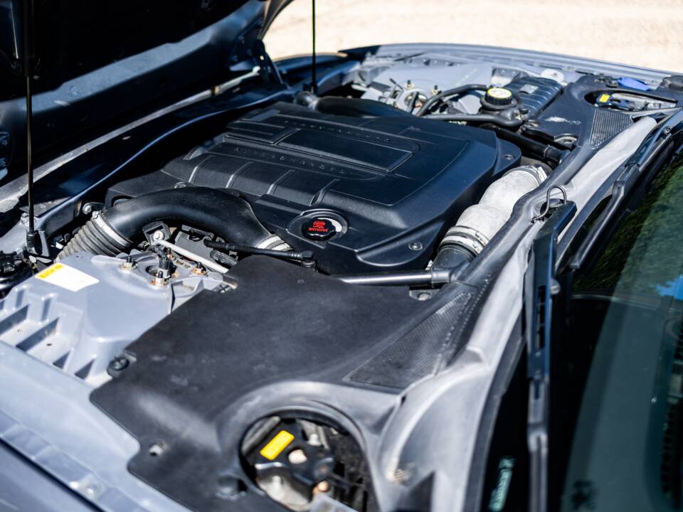 Image 34/50 de Jaguar XKR (2007)