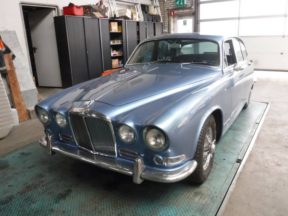 Image 13/50 of Jaguar 420 (1967)
