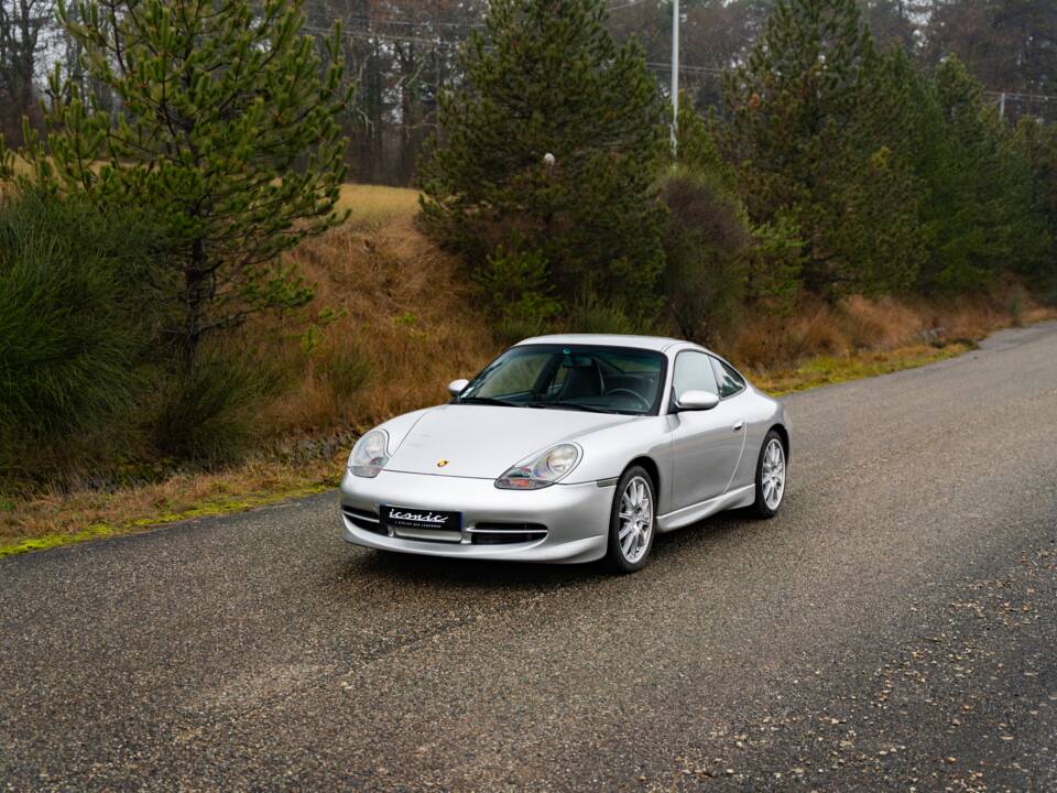 Bild 9/16 von Porsche 911 Carrera 4 (1999)