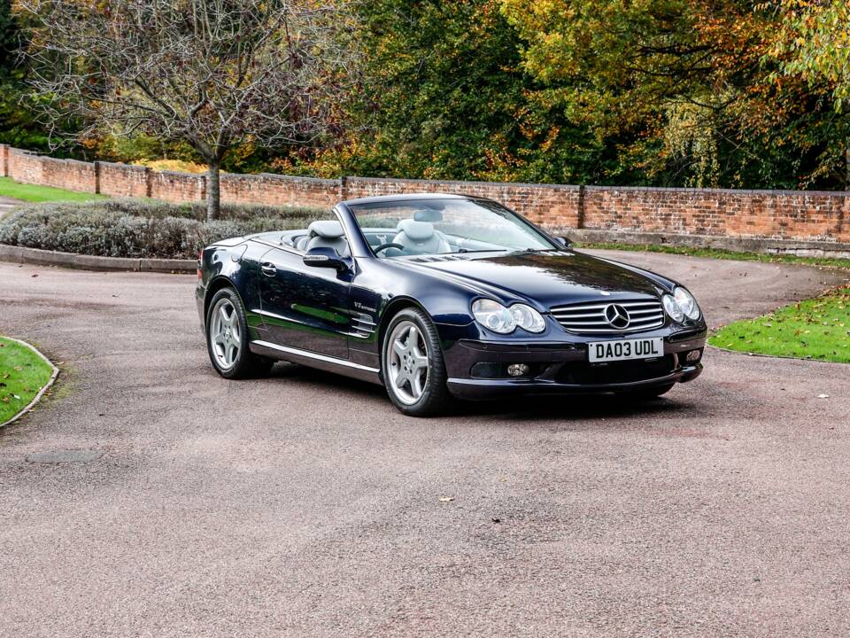 Image 18/41 of Mercedes-Benz SL 55 AMG (2003)