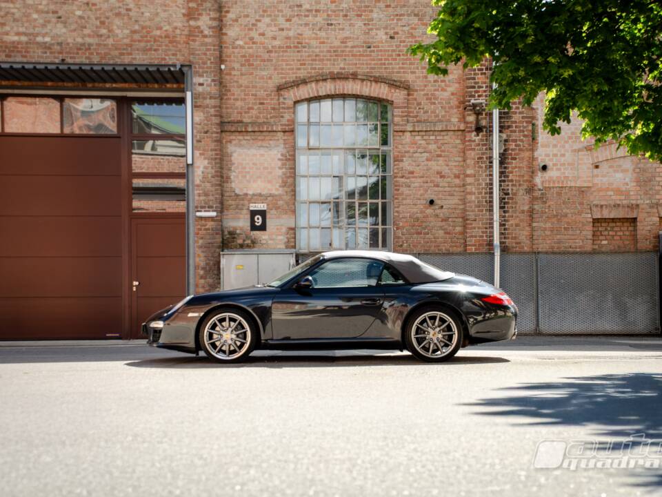 Image 1/15 of Porsche 911 Carrera (2008)