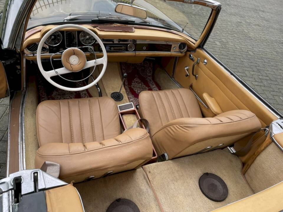 Image 16/36 of Mercedes-Benz 230 SL (1966)