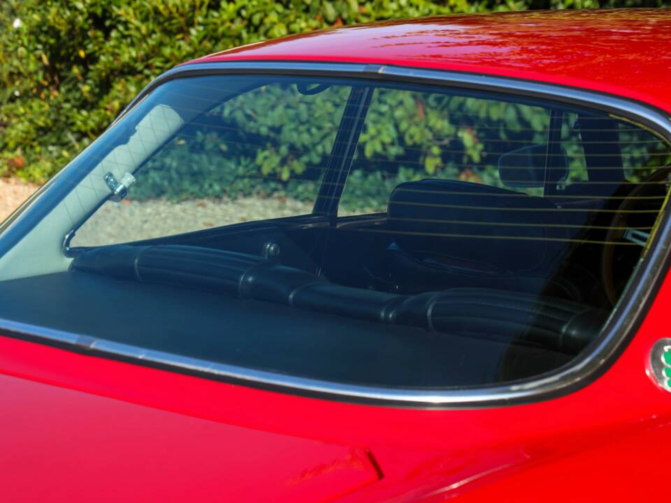 Imagen 38/50 de Alfa Romeo 2000 GT Veloce (1972)