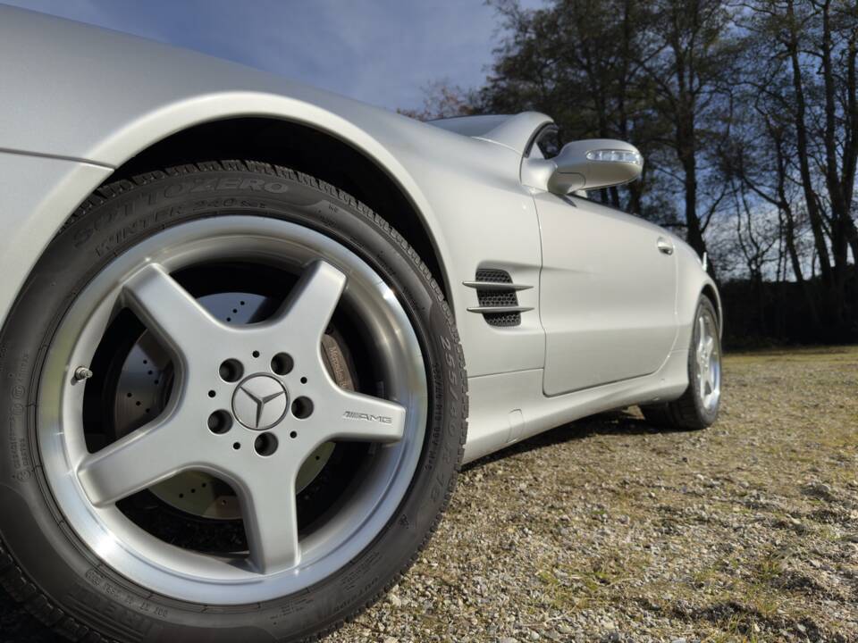 Image 40/89 of Mercedes-Benz SL 500 (2002)