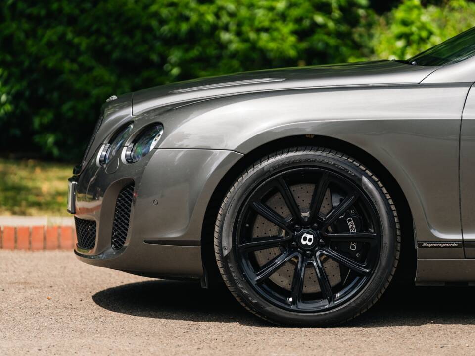 Immagine 41/50 di Bentley Continental GTC (2010)
